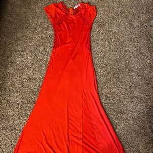 Red formal/prom dress slit at the bottom size M